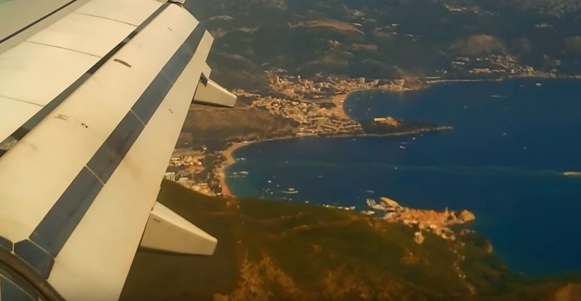 Вид на побережье Черногории из самолета