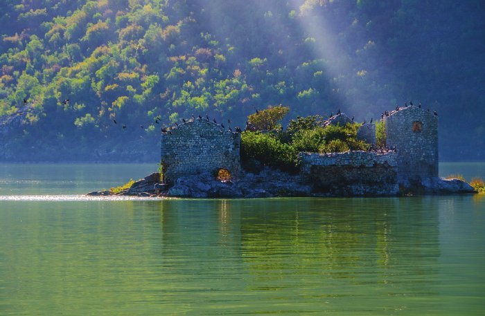 Острова на Скадарском озере