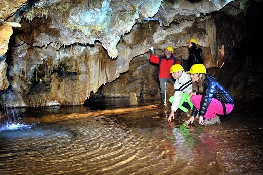 Липска пещера